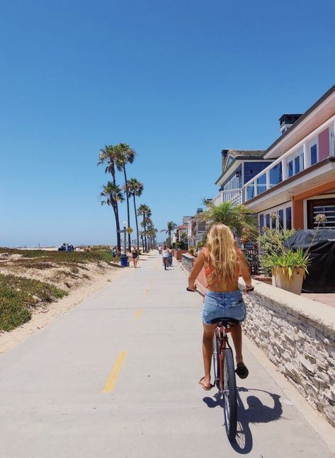 Angeles, Los Angeles, San Diego Beach Outfits, Must See Places In California, Newport California Aesthetic, Beach Aesthetic California, San Diego College Aesthetic, Summer San Diego, California Trip Aesthetic