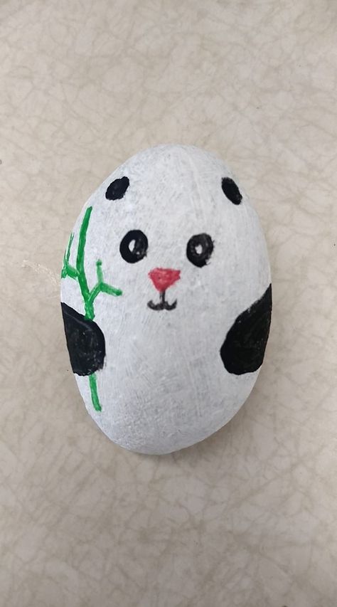 Rotterdam, Panda Rock Painting, Panda Activities, Painted Garden Rocks, Happy Stones, Rock And Pebbles, Painted Rocks Diy, Rainbow Crafts, Paint Rock