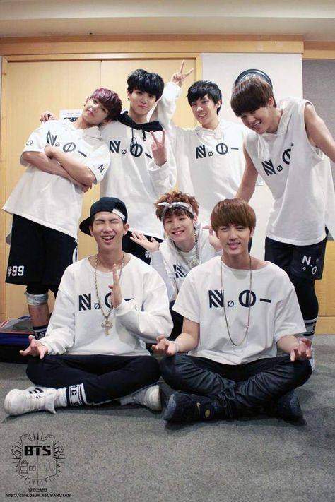 BTS 2013 Skool Luv Affair, Bts Predebut, Frases Bts, Bts Group Picture, V Bts Wallpaper, Bts Facts, Bts Group Photos, Bulletproof Boy Scouts, Bts Group