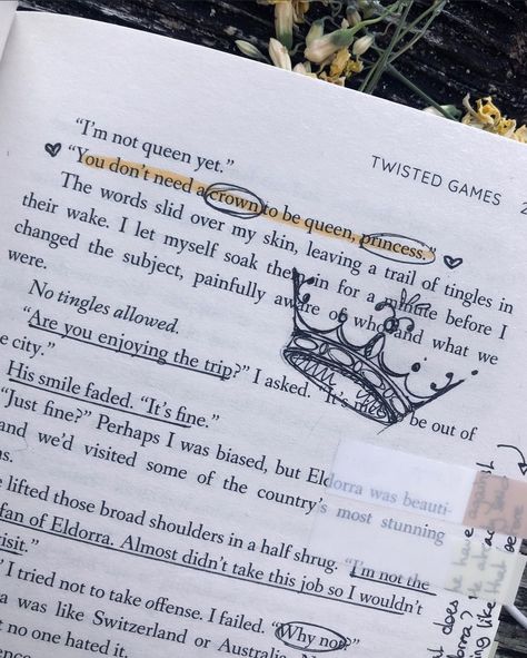 Novel Doodles Aesthetic, Acotar Book Annotation, Pretty Annotated Books, Annotated Books Aesthetic Dark Academia, Blue Annotations, Drawing Ideas Books, Books Aesthetic Pages, Books Annotations Aesthetic, Book Anottations Ideas