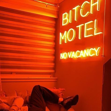 Orange Words Aesthetic, Neon Rouge, Infinity Stones, Deco Living Room, Aesthetic Orange, Neon Rose, Neon Wall, Neon Decor, Yellow Room