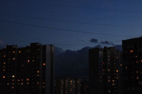 Gloomy Aesthetic Wallpaper Desktop, Night Aesthetic Wallpaper Desktop, Blue Hour Wallpaper Desktop, Night House Aesthetic, Night Aesthetic Wallpaper Laptop, Night House, Laptop Wallpaper Desktop Wallpapers, Europe Aesthetic, House Aesthetic