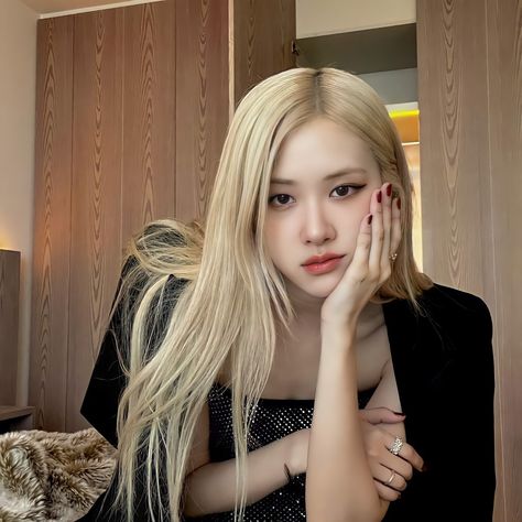 Bp Pp, Rosé Icons Aesthetic, Rosé Core, Rosé Blackpink Aesthetic, Pink Movies, Rose Bp, Icons Blackpink, Fotografi Iphone, Rosé Face