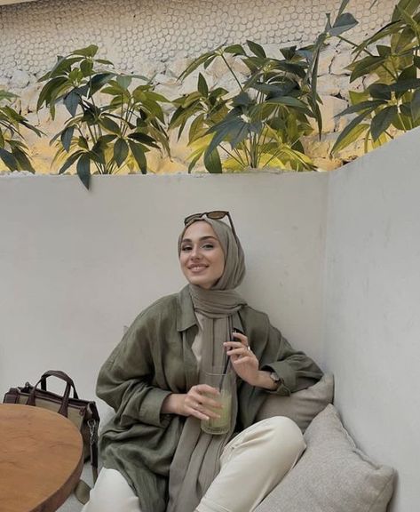 summer spring modest hijabi outfit hijab inspiration Green Top Hijab Outfit, Khaki Hijab Outfit, Army Green Outfit Hijab, Hijabi Holiday Outfits, Hijab Outfit Inspiration, Summer Hijab Outfit, Coord Outfit, Summer Hijab Outfits, Hijabi Fashion Summer