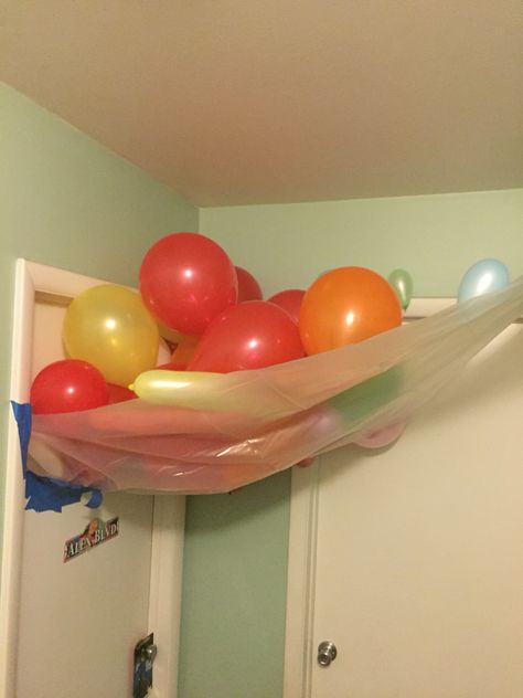 Balloon Avalanche for my 6 yr old! Painters tarp, 30 balloons and painters tape... Balloon Birthday Surprise Wake Up, Birthday Balloon Avalanche, Balloon Avalanche, Morning Ideas, 30 Balloons, Birthday Morning, 8 Birthday, Happy 10th Birthday, Birthday Traditions