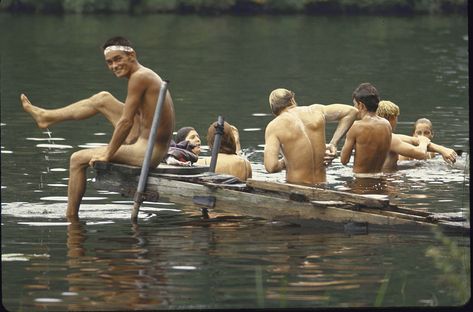 Naked...and hot. Hippies, Woodstock Pictures, Christophe Jacrot, 1969 Woodstock, Woodstock '99, Woodstock Photos, Making Hot Dogs, Long Exposure Photos, Woodstock Music