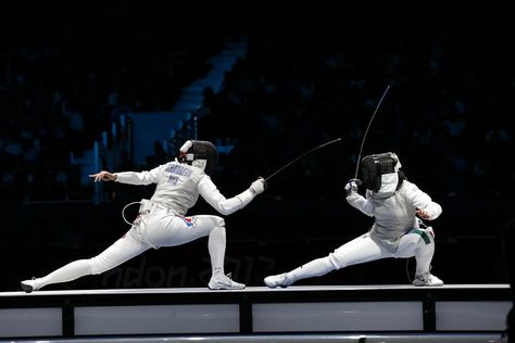 Fencing is an exquisite current game that has been appreciated by individuals around the globe since the medieval times. It's a test… Croquis, Fencing Art, Women's Fencing, Olympic Fencing, Fencing Club, Fencing Sport, Boxing Rings, Action Pose Reference, Action Photography