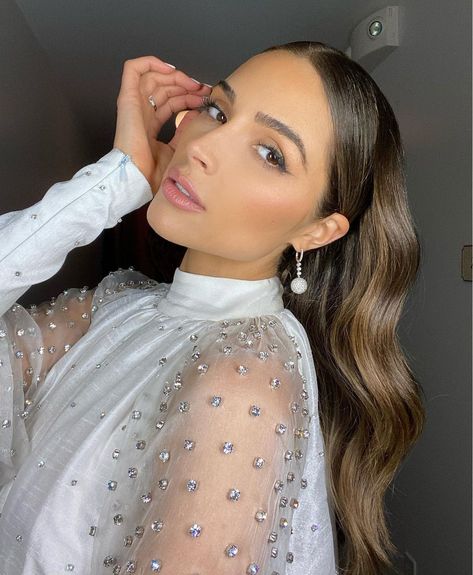 If you love yourself a soft, loose wave but want to switch it up for a special occasion, try this look that's slicked in the front and soft in the back. A boar bristle hair brush for both slicking your hair and brushing out the curls will be your BFF. #Hairstyle #NewHairstyle #Beauty #Fashion Loose Curls Long Hair, Olivia Culpo Hair, Nye Hairstyles, Bristle Hair Brush, Celebrity Hair Trends, Boar Bristle Hair Brush, New Year Hairstyle, Curls For Long Hair, Slicked Back Hair