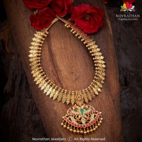 Jewelry Design Necklace Gold, Manga Malai, Necklace Gold Indian, Gold Antique Pendant, Navrathan Jewellers, Emerald Bangles, Antique Necklace Gold, Traditional Necklace, Gold Temple Jewellery