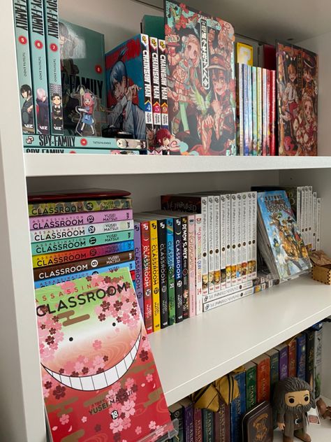 Manga Desk Setup, Otaku Room Aesthetic, Manga Shelving, Aestethic Room, Manga Shelves, Manga Room, Manga Shelf, Otaku Room, Library Aesthetic
