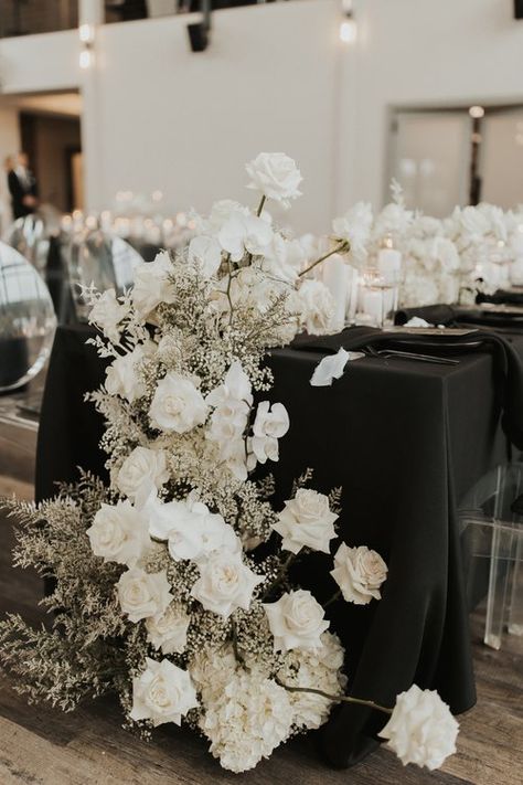 Wedding Top Table, Black And White Modern Wedding Reception, Monochrome Weddings, Black And White Wedding Theme, White Weddings Reception, Head Table Decor, Babys Breath Wedding, White Wedding Theme, All White Wedding