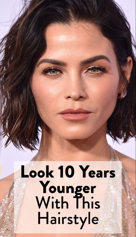 50 Year Old Hairstyles, Above The Shoulder Haircuts, 40 Year Old Hair Styles, Short Hair 40, Above Shoulder Length Hair, Mom Haircuts, Shoulder Haircut, Old Hairstyles, Growing Out Short Hair Styles