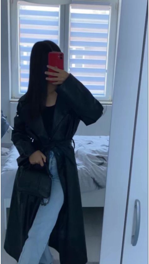 Zara Style Outfits, Zara Women Outfits, Outfit Mit Mantel, Black Trenchcoat Outfit, Zara Drip Winter, Dress Down Outfit, Zara Drip Outfit, Trenchcoat Outfits, Zara Outfit 2020