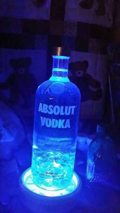 Absolut on clockface led! $30 Strawberry Margaritas, Vodka Blue, Led Azul, Gift Bag Ideas, Blue Aesthetic Dark, Strawberry Margarita, Alcohol Aesthetic, Absolut Vodka, Alcohol Bottles