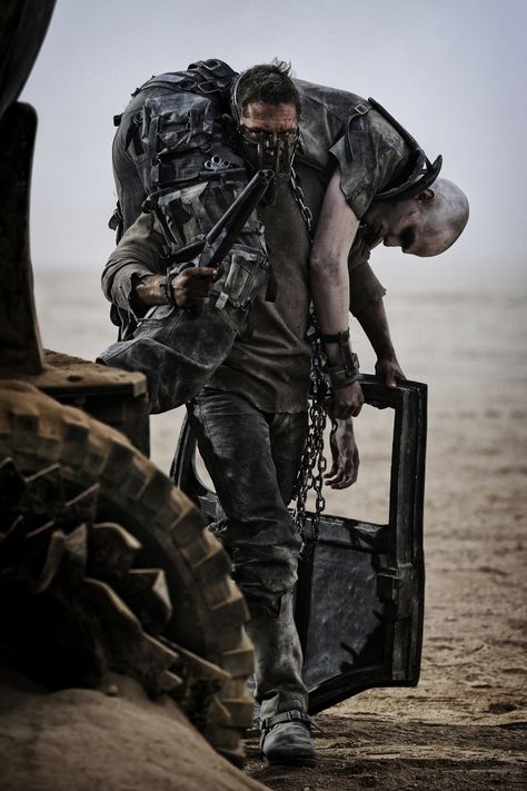 Mad Max: Fury Road (2015) Tom Hardy Mad Max, Mad Max Costume, Mad Max Movie, Max Rockatansky, Interesting Lighting, Post Apocalyptic Costume, George Miller, Warm Bodies, Road Pictures