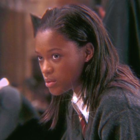 Angelina Johnson Harry Potter, Angelina Johnson, Harry Potter Questions, Roxanne Weasley, Lee Jordan, Dumbledore's Army, Imprimibles Harry Potter, Hp Movies, Harry Potter Girl