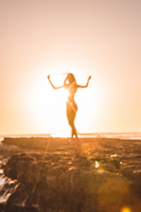 Beach Girls, Surf Girls, Vibrational Energy, Wild Woman, Woman Silhouette, Happy Women, Woman Beach, Photoshoot Inspiration, Good Vibes Only