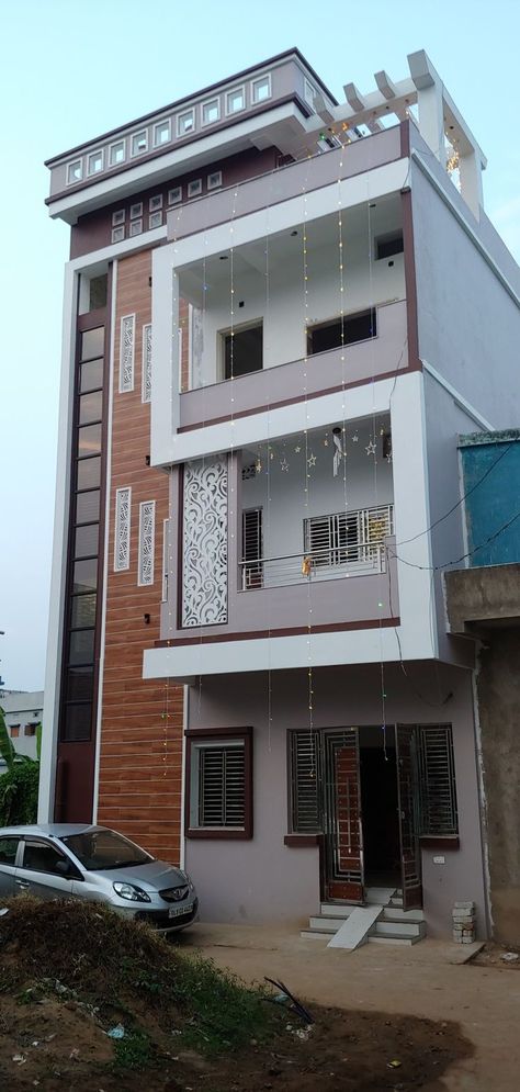 3 Storey House Design Modern Architecture India, Indian Building Design, Indian House Colors Exterior, Home Painting Ideas Exterior Indian, Building Painting Ideas House Indian, Indian Home Elevation Design, Elevation Paints For House, Elevation Designs For House G+1 Indian, House Paint Exterior Indian