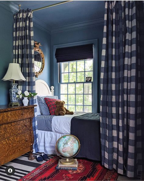 Create a cozy sleeping nook for a kids room - love the dark blue paint Boys Room Blue, Sleeping Nook, Bed Nook, Bedroom Nook, Big Boy Bedrooms, Bedroom Fireplace, Cozy Nook, Blue Rooms