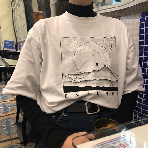 Aesthetic White Clothes, Aesthetic T Shirt Print Ideas, Aesthetic T Shirt Outfit, Loose Clothes Aesthetic, T Shirt Aesthetic Outfits, White T Shirt Outfit Aesthetic, Tshirt Winter Outfit, White Tshirt Outfit Aesthetic, Outfit Ideas Loose