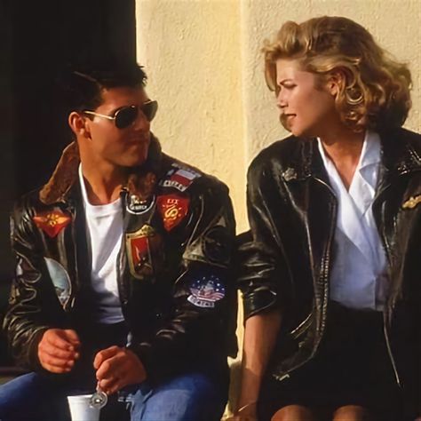 Maverick Costume, Best 80s Costumes, 80s Couple, Style Of Men, Iconic 80s Movies, 80’s Outfits, 80s Fashion Men, Tom Cruise Movies, Androgynous Look