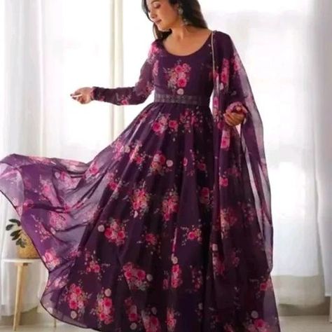Gowns for women Party wear Gowns Fashion ideas for Women 2024 Latest fashion trends 2024 50% discount ✨️ Link in bio 👈 Cash on delivery and Return Location only India 🇮🇳 Gowns For Women Party, Fashion Ideas For Women, Party Wear Gowns, Fashion Trends 2024, Mahendi Design, Gown With Dupatta, Global Dress, Gowns For Women, Anarkali Kurta