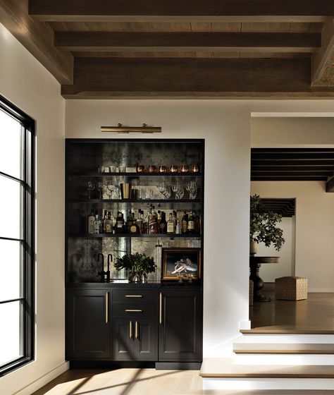 Built In Bar Cabinet, Built In Coffee Bar, Bar In Living Room, Lounge Room Ideas, Bar Layout, Wet Bar Designs, Bar Nook, Coin Bar, Home Wet Bar