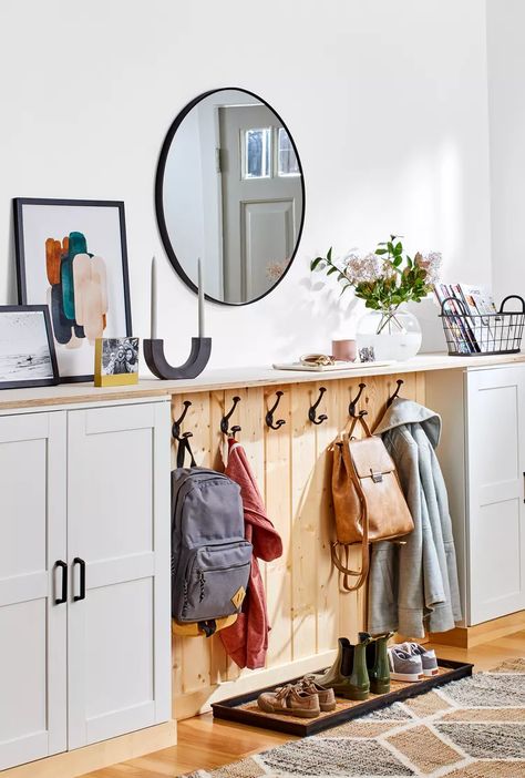 31 Small Mudroom Ideas that Maximize Style and Function Large Hallway Ideas, Small Mudroom, Small Mudroom Ideas, Green Hallway, Small Hallway Ideas, Large Hallway, Mudroom Ideas, Mudroom Entryway, Mudroom Design