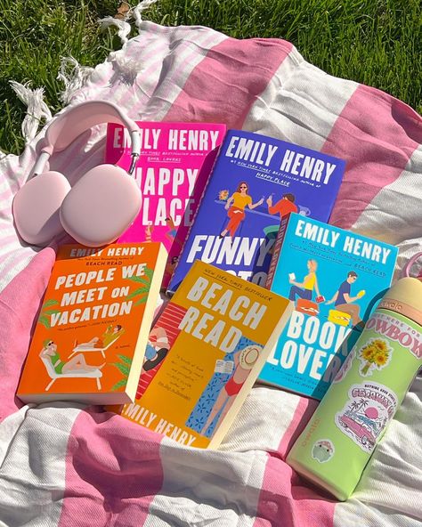 Books To Read At The Beach, Beach Read Aesthetic Emily Henry, Such A Fun Age Book, Books To Read On Vacation, Beach Read Aesthetic, Memoirs To Read, Emily Henry Books, Beach Read Emily Henry, Summer Tbr