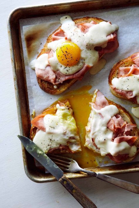 Croque Madame recipe - breakfast sandwich | Spoon Fork Bacon Croque Madame Recipe, Spoon Fork Bacon, Leftover Ham Recipes, Sandwich Bar, Bean Burgers, Fresh Meals, Croque Madame, Indulgent Food, Leftover Ham