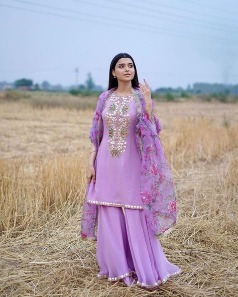 New Punjabi Suit, Nimrat Khaira, Punjabi Suits Designer Boutique, Punjabi Outfits, Indian Dresses Traditional, Pakistani Fashion Party Wear, Traditional Indian Outfits, Casual Day Outfits, Trendy Dress Outfits