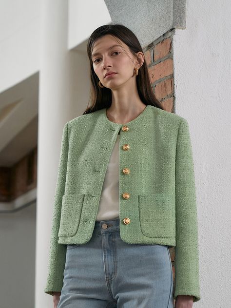 Structured Jackets For Women, Cropped Tweed Jacket Outfit, Chanel Jacket Outfit, Cropped Jacket Outfit, Tweed Jacket Outfit, Tweed Outfit, Fashion Dream Job, Jacket Outfit Women, Corporate Dress