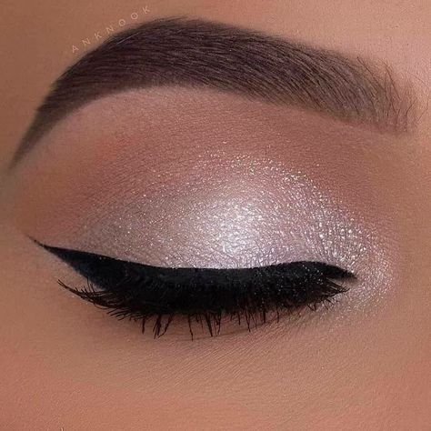 White Eyeshadow Looks, Sliver Makeup, Prom Makeup Silver, Silver Eyeshadow Looks, Black And Silver Eye Makeup, Silver Glitter Makeup, Silver Glitter Eye Makeup, White Eye Makeup, Silver Eyeliner