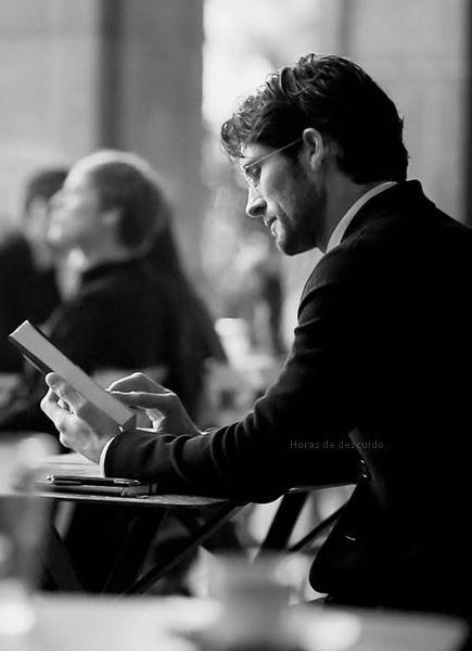 Man Ray, Sean Anderson, Holding A Book, Guys Read, People Reading, 다크 판타지, Man Photography, Men Photography, Mens Fashion Inspiration