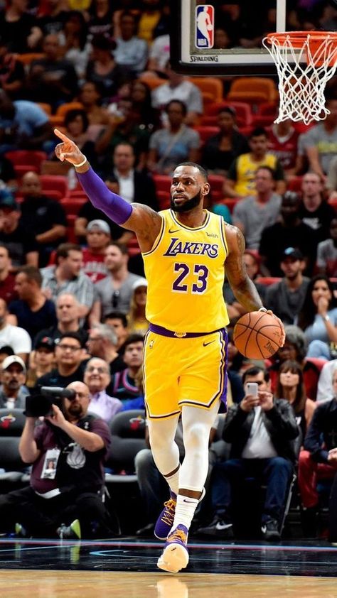 Le Bron James Wallpaper, Lebron James Funny, Lebron James Tattoos, Lebron James Quotes, Lebron James And Wife, Lebron James Cavs, Lebron James Family, Lebron James Dunking, Lebron James Cavaliers