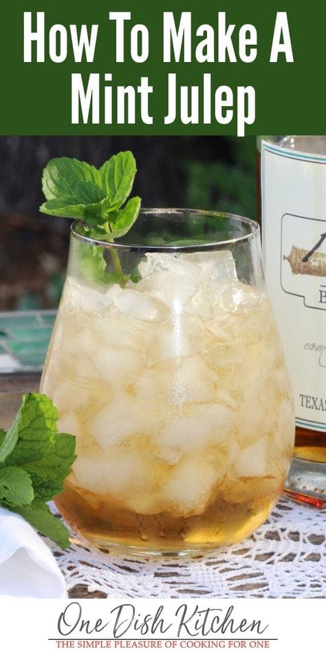 Easy Mint Julep Recipe, Mint Julep Recipe Non Alcoholic, Mint Julep Recipe Kentucky Derby, Kentucky Derby Food, Kentucky Derby Recipes, Southern Cocktail, Mint Julep Cocktail, Aperol Spritz Recipe, Derby Party Food