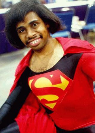 All this guy needs is for Dave Chappell to write him an excellent sketch. Funny Photos, Humour, Funny Superman, Mexican Words, Mexican Jokes, Mexican Humor, E Mc2, Laughing So Hard, Bones Funny