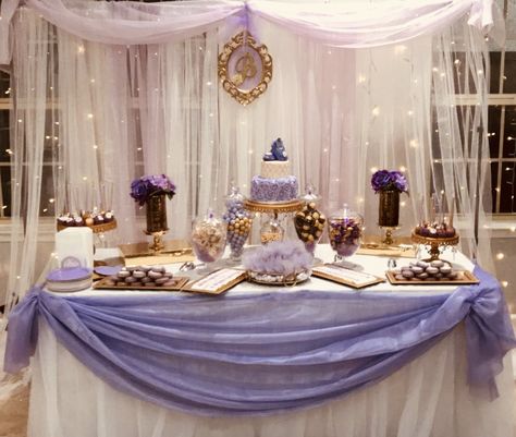 Lavender gold baby shower Lavender And Gold Birthday Decorations, Lavender And Gold Birthday Party, Lavender And Gold Graduation Party, Lavender And Gold Quinceanera, Purple And Gold Graduation Party Ideas, Graduation Party Purple, Lavender Party, Lavender Wedding Theme, Gold Table Setting