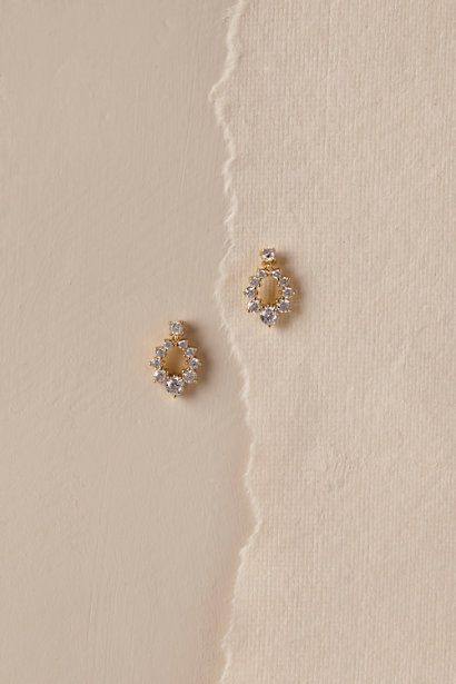 Gold Rumina Earrings | BHLDN Jewellery Photography Inspiration, Jewelry Product Shots, Creative Jewelry Photography, Jewelry Photography Styling, Womens Earrings, Jewelry Photoshoot, Gold Jewelry Earrings, Gold Gifts, Gold Earrings Designs