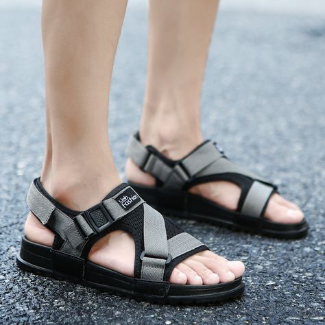 Men's Footwear, Korean Sandals, Interesting Shoes, Mens Sandals Fashion, Black Sandals Flat, Roman Sandals, Summer Flip Flops, Defender 110, Casual Slippers