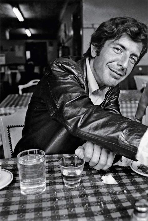 Young Leonard Cohen. Tumblr, Adam Cohen, All 4 One, Music Drawings, Band Art, Leonard Cohen, Vintage Music, Cultura Pop, Poets
