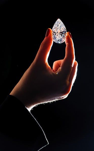 The Pink Star and other expensive diamonds – in pictures | Fashion | The Guardian Enchanted Aesthetic, Diamond Photography, Pink Diamond Jewelry, Heartbeat Necklace, Creative Jewelry Photography, Expensive Diamond, Flawless Diamond, Diamond Mines, Diamond Videos