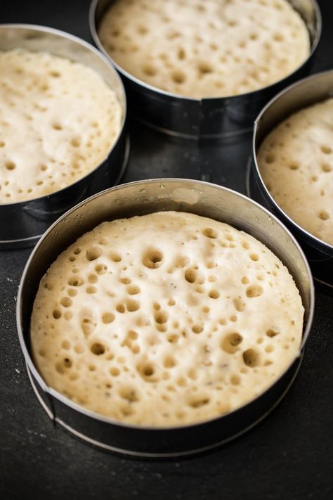 Crumpets Recipe, English Crumpets, Bread Recipes Easy, Homemade Crumpets, Crumpet Recipe, Homemade Bread Recipes Easy, Recipes Bread, Baking Bread Recipes, English Muffins