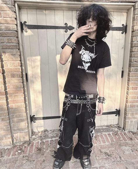 Opiumcore Outfits Boy, Emo Fits 2000s Men, Baggy Emo Clothes, Emo Guy Outfits 2000s, Horrorcore Outfits Men, Men’s Emo Outfit, Guy Emo Outfits, Goth Guy Clothes, Numetal Fashion Men