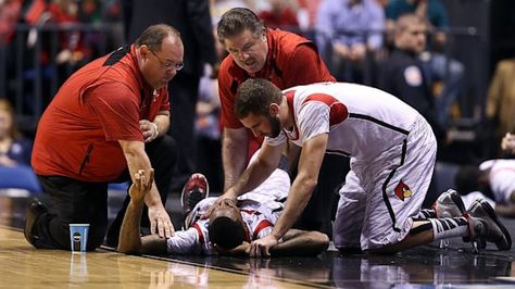 Here's a list of some of the almost impossibly-tough-to-watch injuries in sports, along with the team physicians who were charged with dealing with them. #sportsinjuries‬ Lucas Oil Stadium, Basketball Injury, Legs Video, Leg Injury, Broken Arm, Duke Blue Devils, Louisville Cardinals, Broken Leg, Final Four