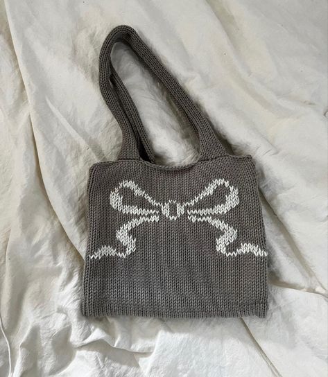 Fimo, Bow Crochet, Knitting Tote Bag, Knitting Tote, Crochet Bows, Pixel Crochet, Crochet Fashion Patterns, Crochet Purse, Crochet Tapestry
