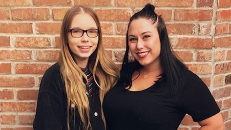 Alaina Marie Mathers and Whitney Scott Mathers Whitney Scott, Rich Father, Hailie Jade, Eminems Daughter, Eminem Music, Friends Picture Frame, Instagram Cartoon, Marshall Mathers, Rap God