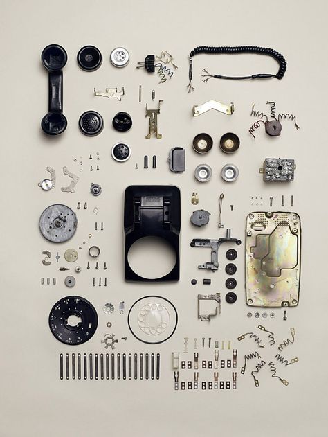 Disassembled Retro Items Photography by Todd McLellan. #photography #retro #disassembled Todd Mclellan, Knolling Photography, Fotocamere Vintage, Dial Phone, Things Organized Neatly, Rotary Phone, Kunst Inspiration, Universal Works, Old Phone