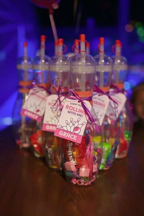 Striking Bowling Party Ideas for Tweens! - Mimi's Dollhouse Diy Lootbags Ideas Birthday Parties, Tenpin Bowling Party Ideas, Bowling Birthday Party Favors, Kids Bowling Party, Bowling Party Themes, Birthday Bowling, Bowling Party Favors, Bowling Birthday Party, Bowling Birthday