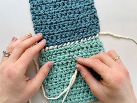 How to Whip Stitch Crochet Together (and anything else) in 10 easy steps - HanJan Crochet Whip Stitch Crochet, Crochet Together, Whip Stitch, Simple Sewing, Crochet Weaves, Crochet And Knitting, Stitch Crochet, Crochet Stitches Tutorial, Tapestry Needle